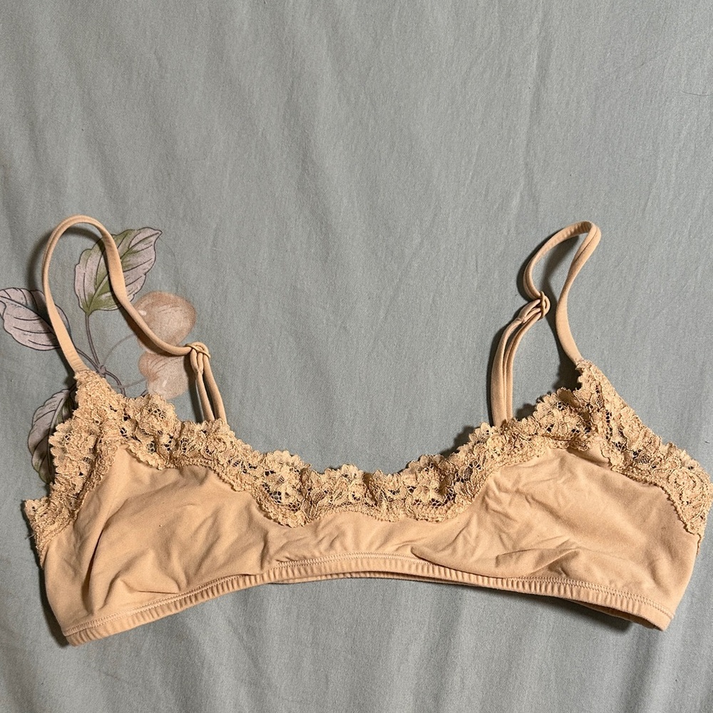 SKIMS Fits Everybody Lace SCOOP BRALETTE (M)